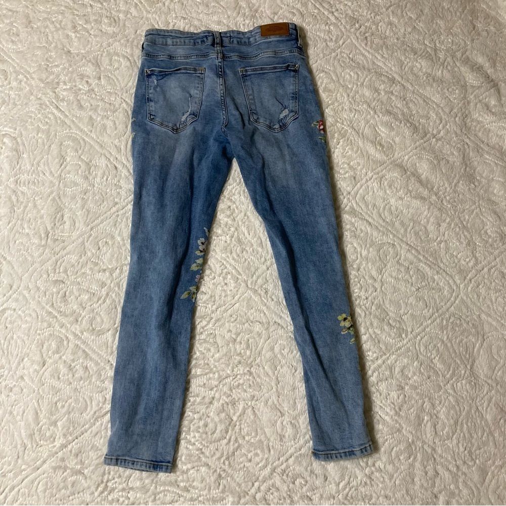 ZARA Basic Distressed Floral Print Skinny Jeans - Picture 8 of 11